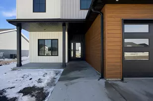 2216 44th St S, Moorhead, MN 56560 - Photo 2