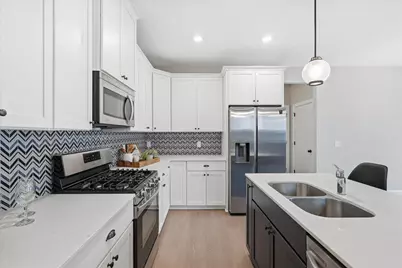 1512 Southpoint Drive, Hudson, WI 54016 - Photo 4