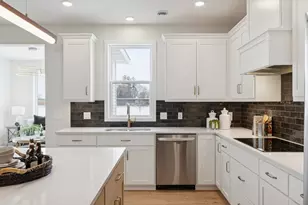 3480 Knightsbridge Trl N, Lake Elmo, MN 55042 - Photo 2