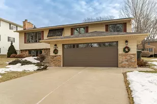 1504 20th Ave NE, Rochester, MN 55906 - Photo 2