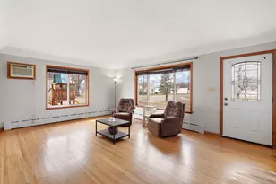 237 S Chestnut St, Belle Plaine, MN 56011 - Photo 6