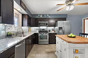 237 S Chestnut St, Belle Plaine, MN 56011 - Photo 8