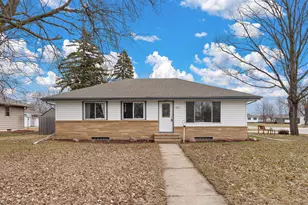 237 S Chestnut St, Belle Plaine, MN 56011 - Photo 1