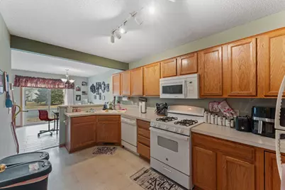 2196 Flamingo Drive, Shakopee, MN 55379 - Photo 10