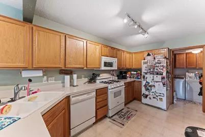 2196 Flamingo Drive, Shakopee, MN 55379 - Photo 8