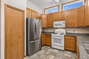 1658 Oakbrooke Cir, Eagan, MN 55122 - Photo 16