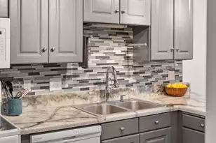 6558 Upper 35th St N, Oakdale, MN 55128 - Photo 8