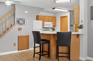 4065 Wilshire Cir, Shoreview, MN 55126 - Photo 6