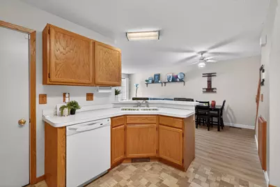 4065 Wilshire Circle #8, Shoreview, MN 55126 - Photo 10