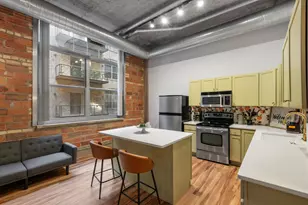 521 S 7th St, Minneapolis, MN 55415 - Photo 2