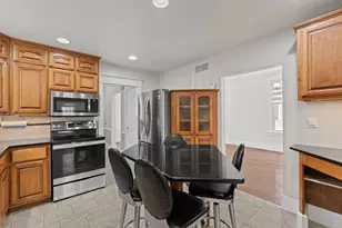 621 6th St SW, Rochester, MN 55902 - Photo 10