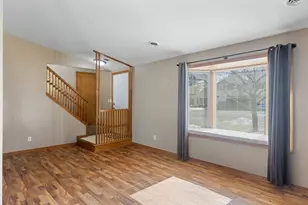 3637 Gershwin Ln N, Oakdale, MN 55128 - Photo 2