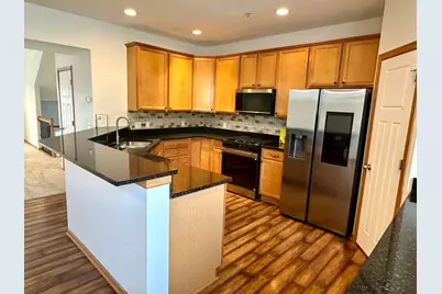 1953 Commonwealth Boulevard #3, Chanhassen, MN 55317 - Photo 6