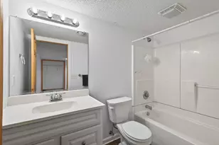 2897 Mark Twain Dr, Chaska, MN 55318 - Photo 32