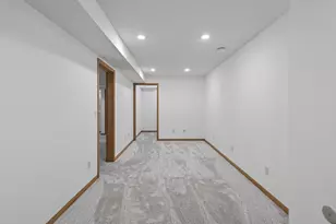 2897 Mark Twain Dr, Chaska, MN 55318 - Photo 28