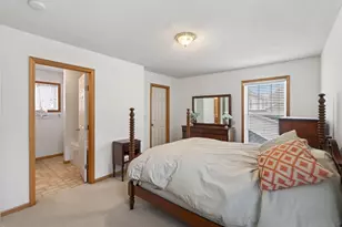 2897 Mark Twain Dr, Chaska, MN 55318 - Photo 18
