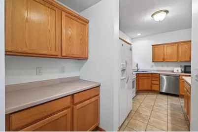 2897 Mark Twain Drive, Chaska, MN 55318 - Photo 6