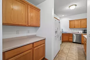 2897 Mark Twain Dr, Chaska, MN 55318 - Photo 6