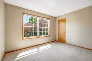 9020 Parkside Dr, Woodbury, MN 55125 - Photo 36
