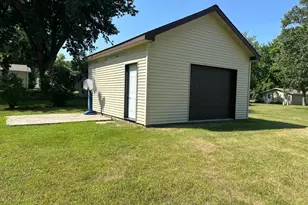 1333 Walnut St, Dawson, MN 56232 - Photo 4