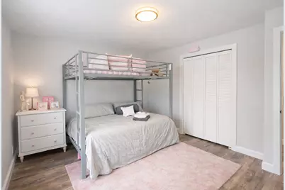 1042 E Circle Drive, Wayzata, MN 55391 - Photo 8