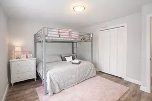 1042 E Circle Dr, Wayzata, MN 55391 - Photo 8