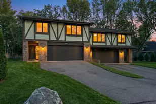 1042 E Circle Dr, Wayzata, MN 55391 - Photo 1