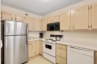 7540 Edinborough Way, Edina, MN 55435 - Photo 8