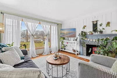 1067 Iowa Avenue W, Saint Paul, MN 55117 - Photo 4