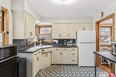 1067 Iowa Avenue W, Saint Paul, MN 55117 - Photo 8