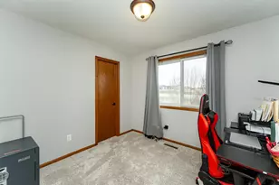 5301 Castleview Dr NW, Rochester, MN 55901 - Photo 16