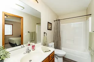 5301 Castleview Dr NW, Rochester, MN 55901 - Photo 12