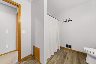 472 Hickory Ln N, Oakdale, MN 55128 - Photo 22