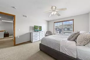 472 Hickory Ln N, Oakdale, MN 55128 - Photo 24