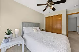 472 Hickory Ln N, Oakdale, MN 55128 - Photo 20