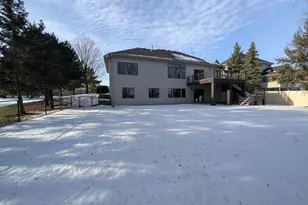 605 Heritage Trail NE, New Prague, MN 56071 - Photo 4