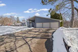 16800 Creek Ridge Trail, Minnetonka, MN 55345 - Photo 2