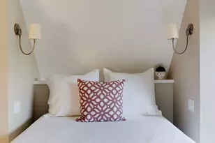 105 Walker Ave N, Wayzata, MN 55391 - Photo 64