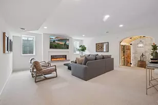 105 Walker Ave N, Wayzata, MN 55391 - Photo 96