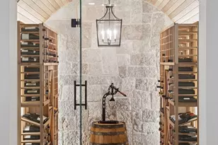 105 Walker Ave N, Wayzata, MN 55391 - Photo 100