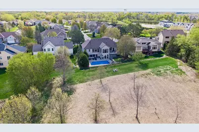 1676 Isabella Parkway, Chaska, MN 55318 - Photo 68