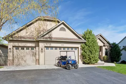 1676 Isabella Parkway, Chaska, MN 55318 - Photo 4