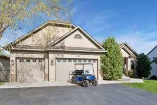1676 Isabella Pkwy, Chaska, MN 55318 - Photo 4