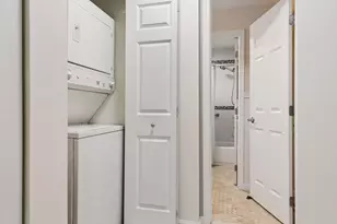 6050 Chasewood Pkwy, Hopkins, MN 55343 - Photo 12