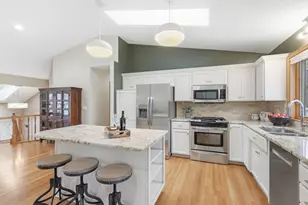 10549 Kentucky Ave S, Bloomington, MN 55438 - Photo 16