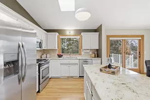 10549 Kentucky Ave S, Bloomington, MN 55438 - Photo 14