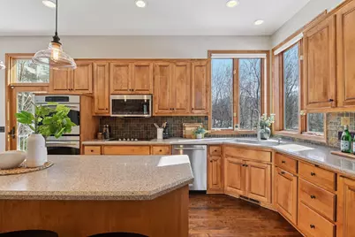 7329 Bent Bow Trail, Chanhassen, MN 55317 - Photo 16