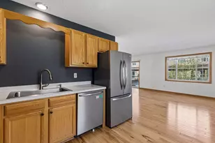 1587 County Rd D E, Maplewood, MN 55109 - Photo 12