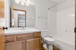 1587 County Rd D E, Maplewood, MN 55109 - Photo 24
