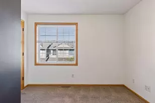 1587 County Rd D E, Maplewood, MN 55109 - Photo 22
